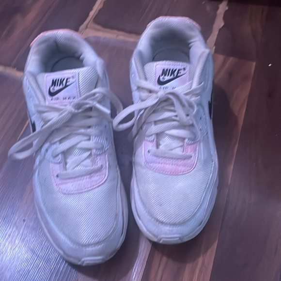 Nike air maxes - Picture 3 of 5